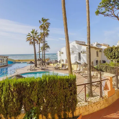 Cubo's Dona Lola * La Cala De Mijas