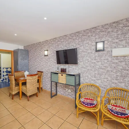Cubo's Dona Lola Apartment *